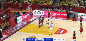 技术拼杀，比赛场面异常激烈引发球迷热议的简单介绍